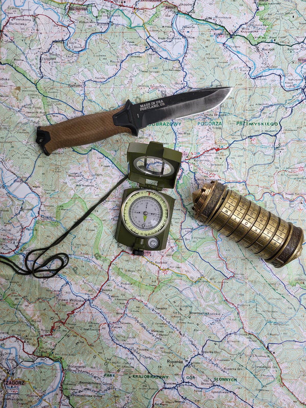 Nóż, kompas i kryptex na mapie Pogórza Przemyskiego